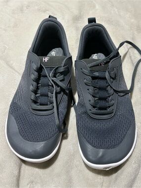 Men’s Lightweight Knit Sneakers in Black